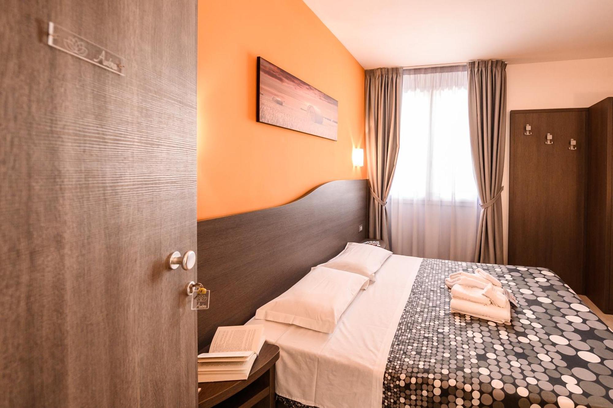 Rainbow Hotel 3*