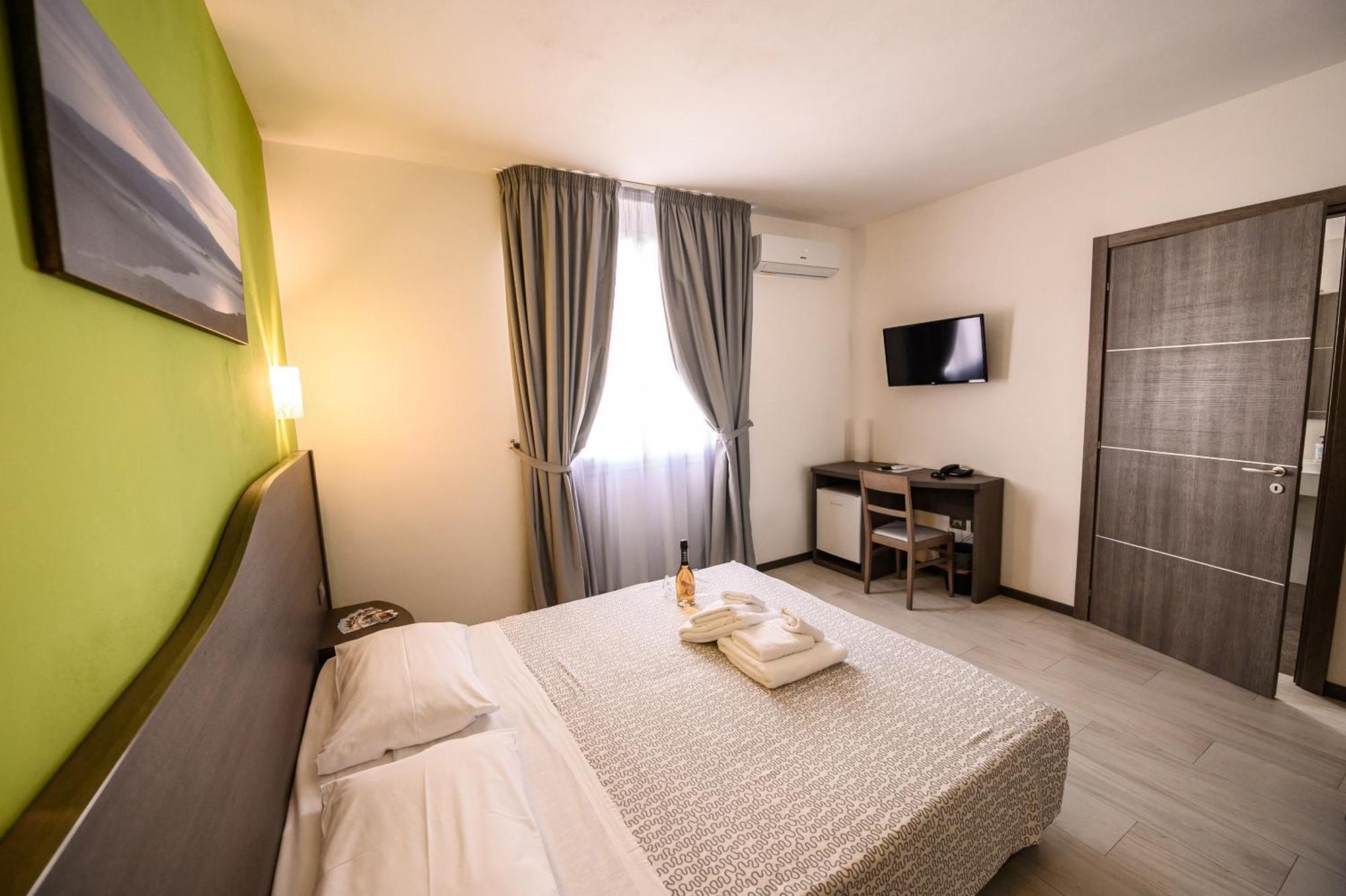 Rainbow Hotel 3*