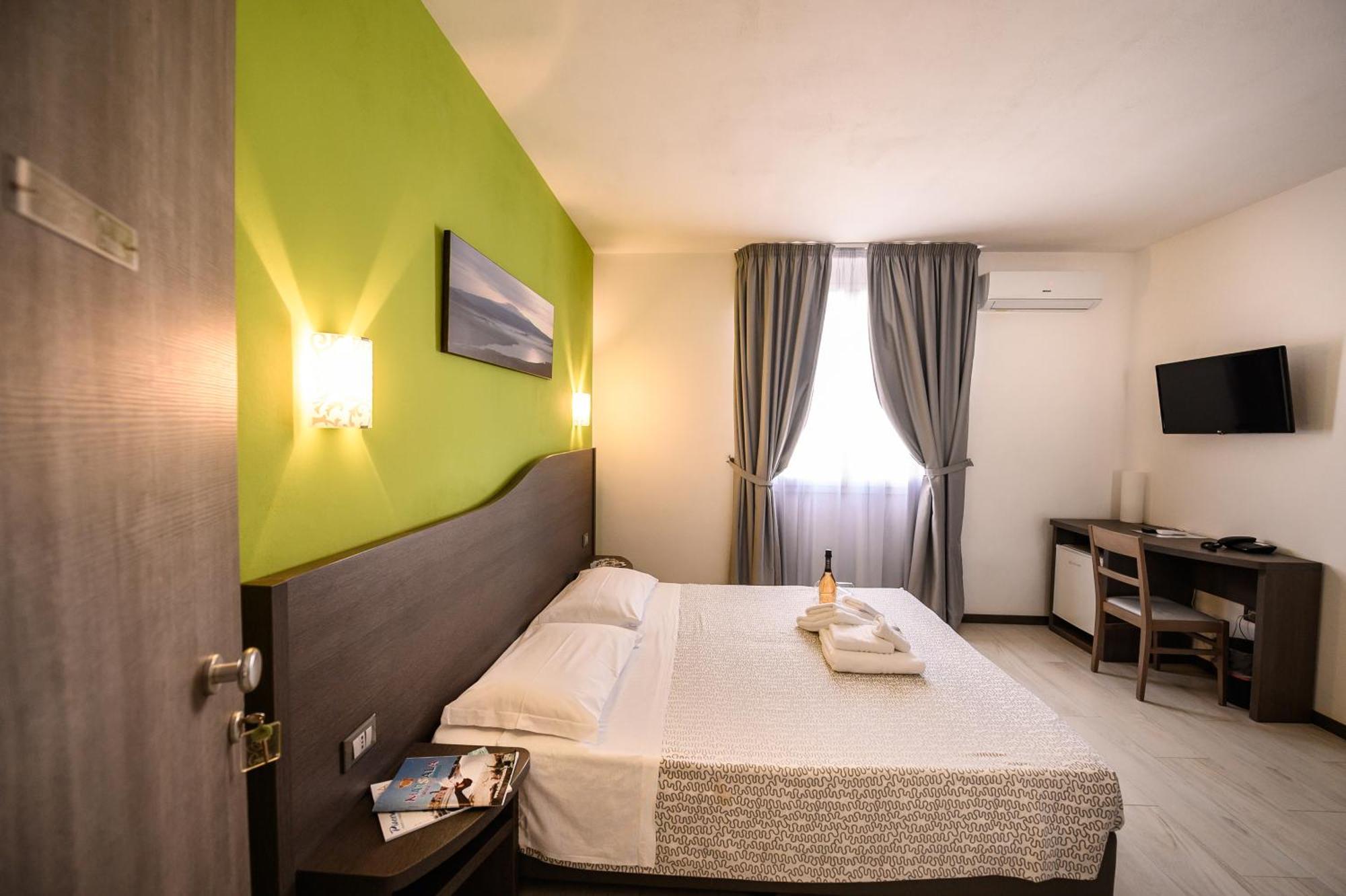 Hotel Rainbow 3*