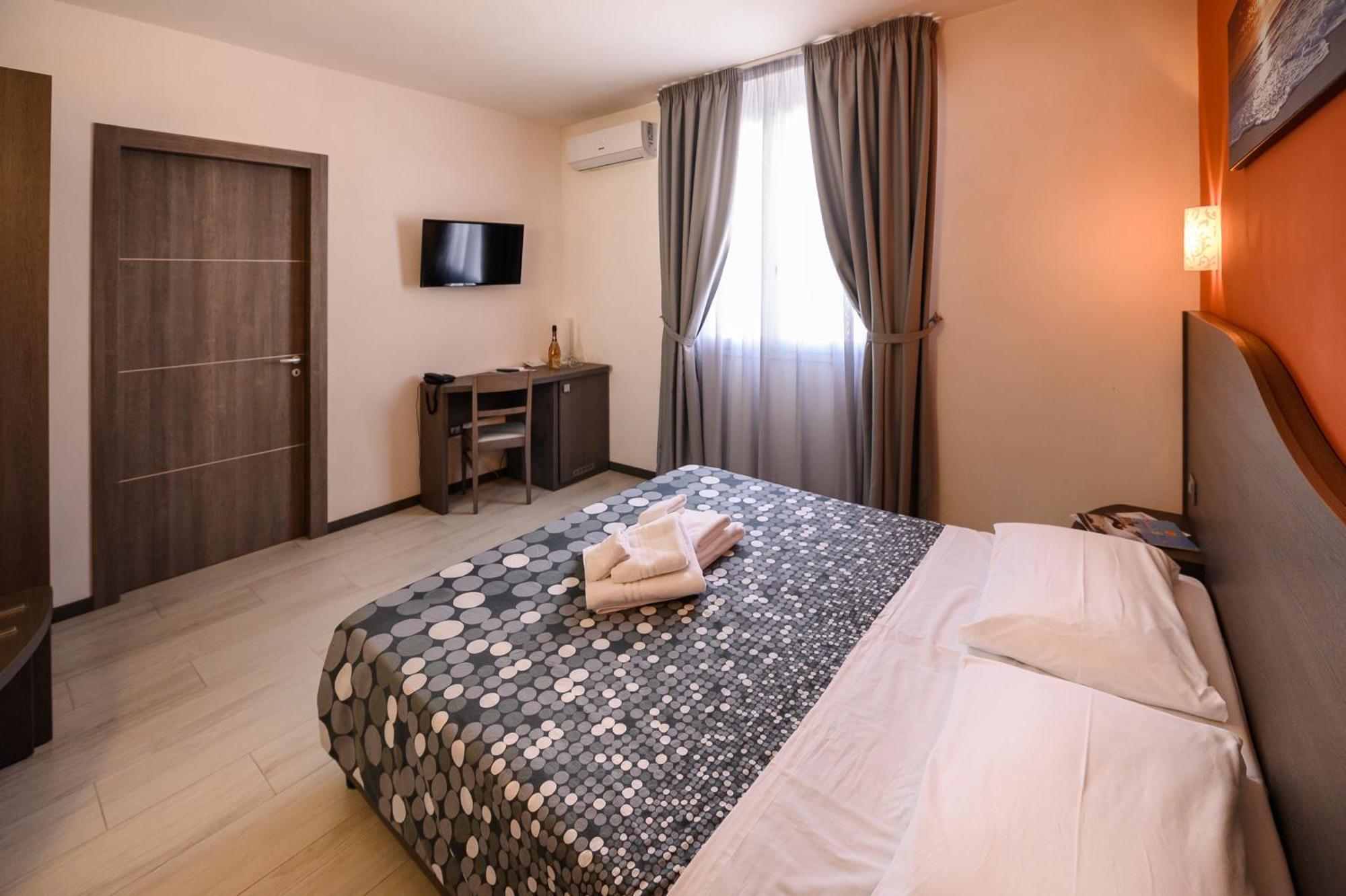 Hotel Rainbow